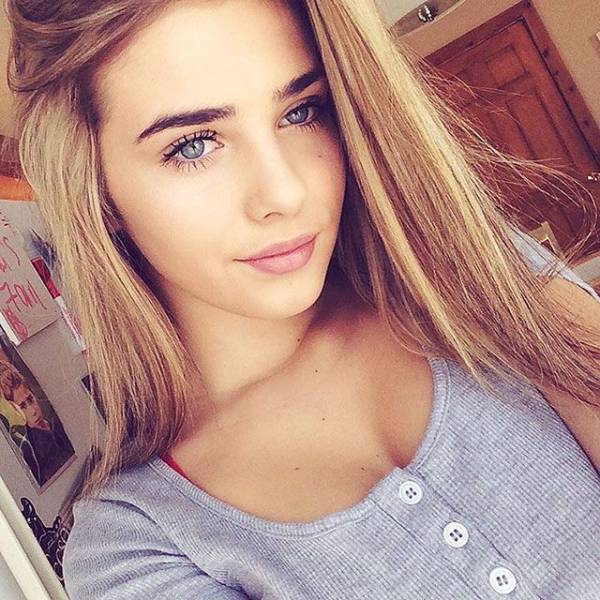 عندما تسرح الكلمات في جمال عيونها